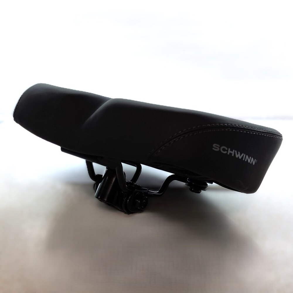 Black Schwinn Cruise Noseless Foam Bicycle Seat